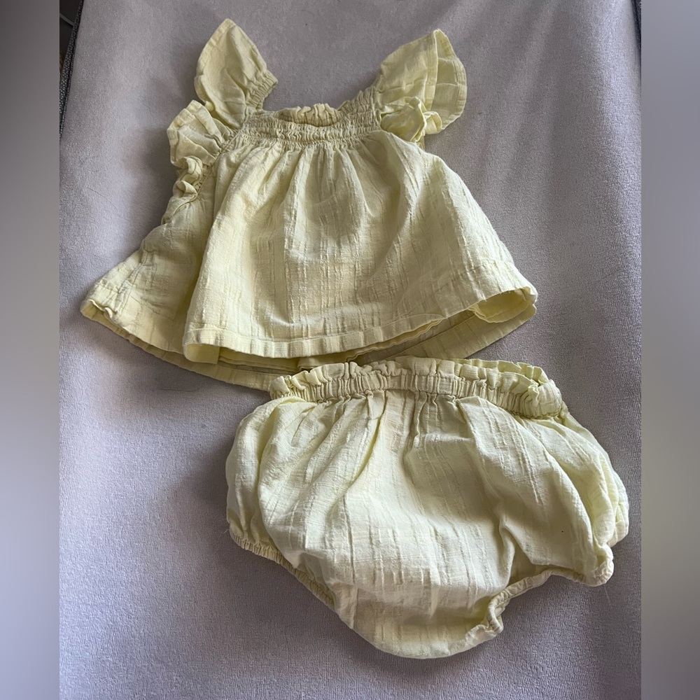 Cat & Jack Light Yellow Ruffled Set - Picture 2 of 3